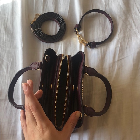 Micheal Kors Mini Savannah in Merlot Xbody 🏵 - Picture 7 of 8